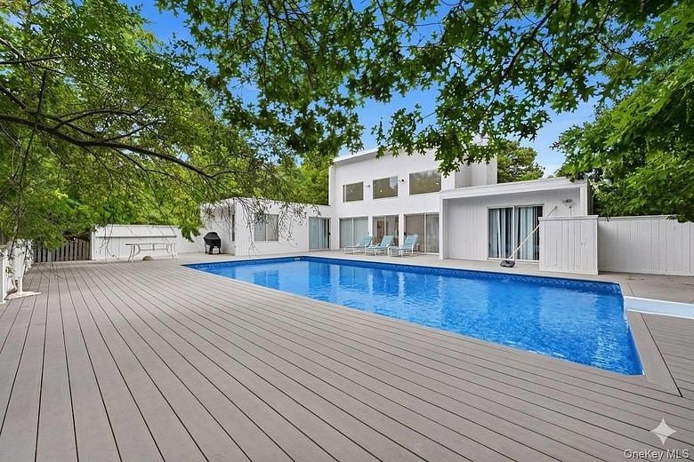 23 Deerfield Way