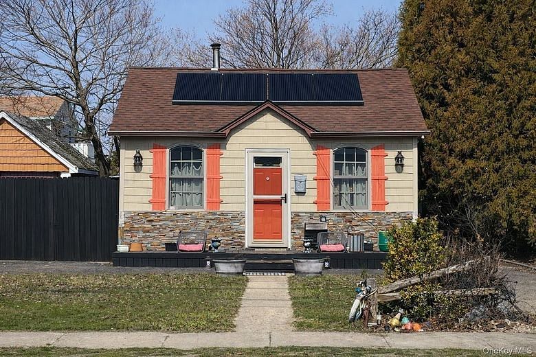 23 Dewey Place