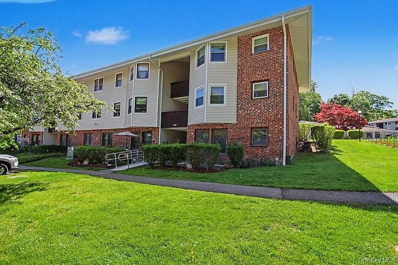 23 Dorset Court #C