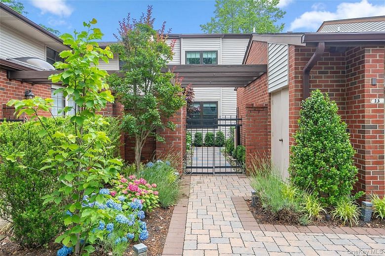 23 Estates Terrace N