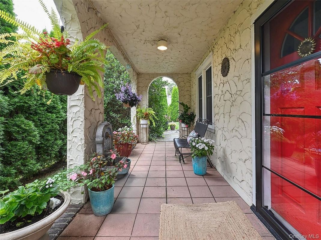 Image 1 of 33 for 23 Fraser Street in Westchester, Pelham, NY, 10803