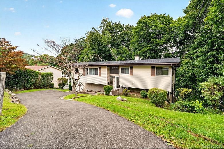 23 Howard Avenue