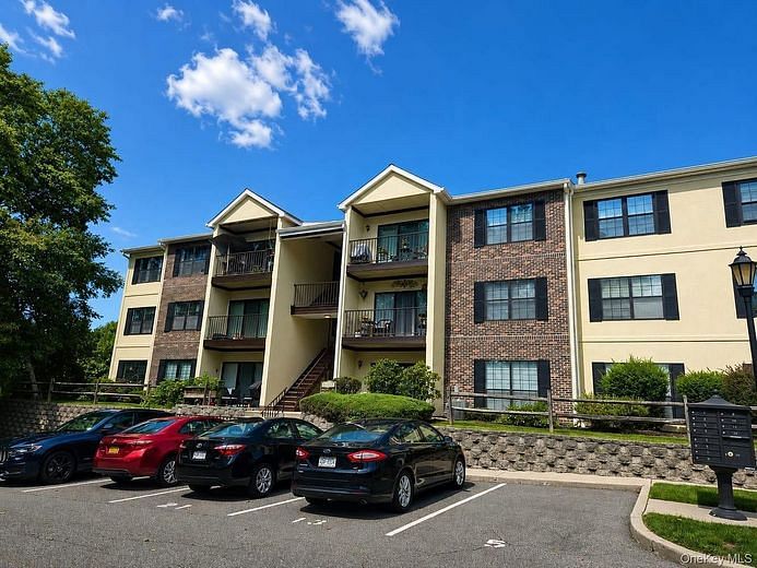 23 Nottingham Circle #23