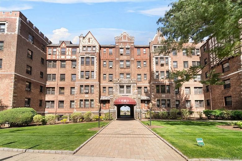 23 Old Mamaroneck Avenue #5B