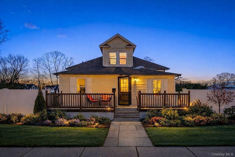 23 Pineview Boulevard