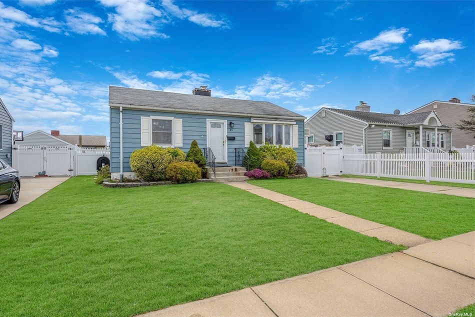 Image 1 of 22 for 23 Robert Street in Long Island, Freeport, NY, 11520