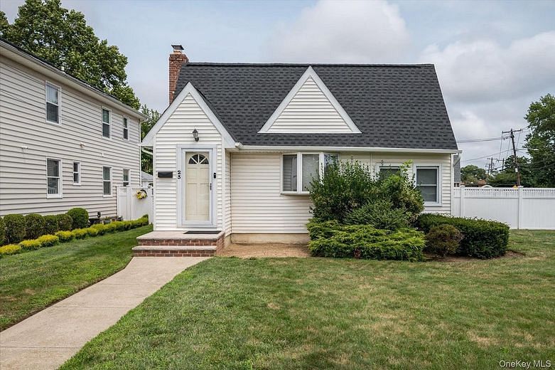 23 Rosebud Avenue
