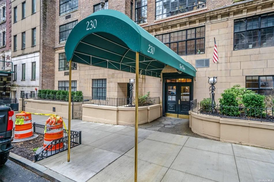 Image 1 of 15 for 230 E 50th St Apt 6B #6B in Manhattan, New York, NY, 10022