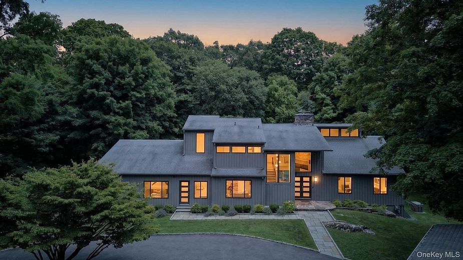 230 E Middle Patent Road
