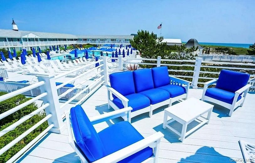 231 Dune Road #905