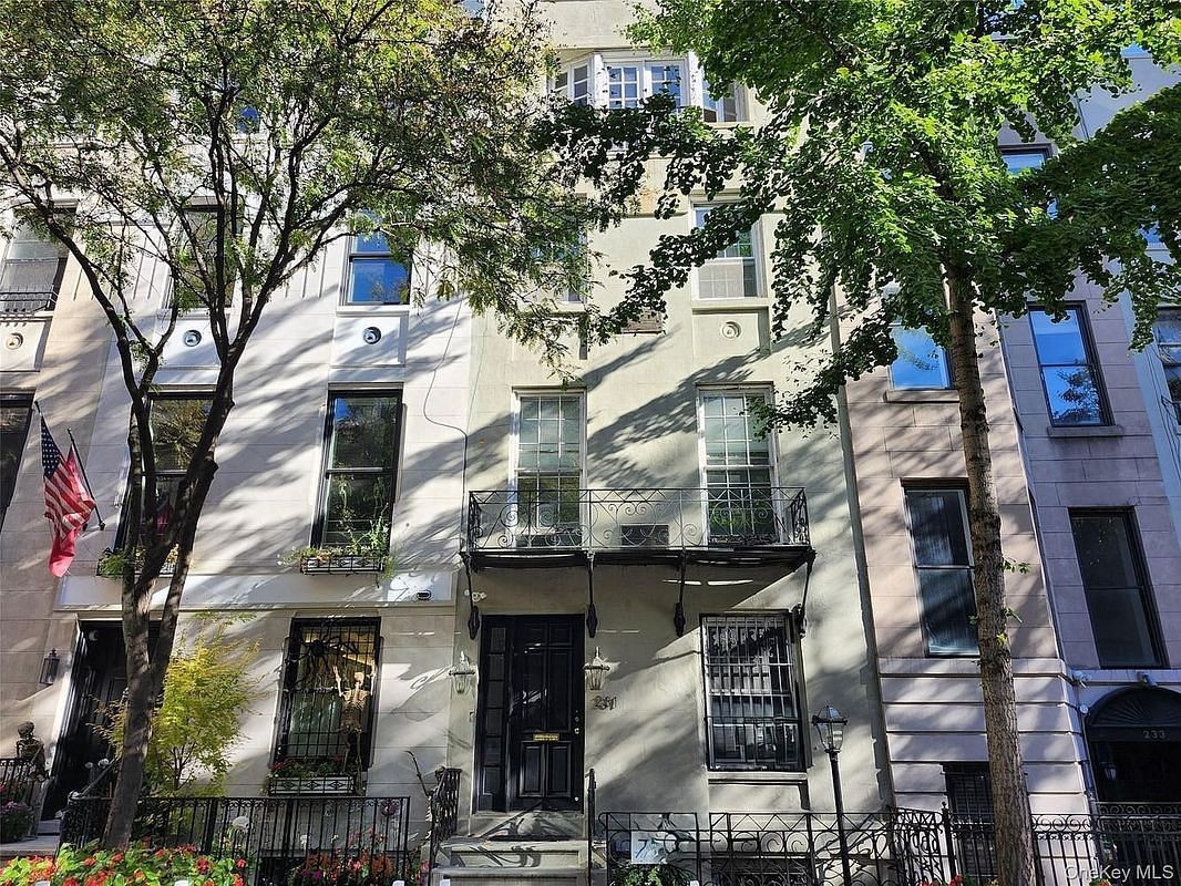 Image 1 of 17 for 231 E 62nd Street in Manhattan, New York, NY, 10065