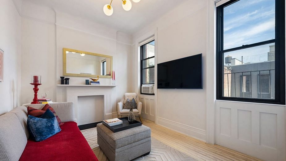 231 West 21st Street #5C