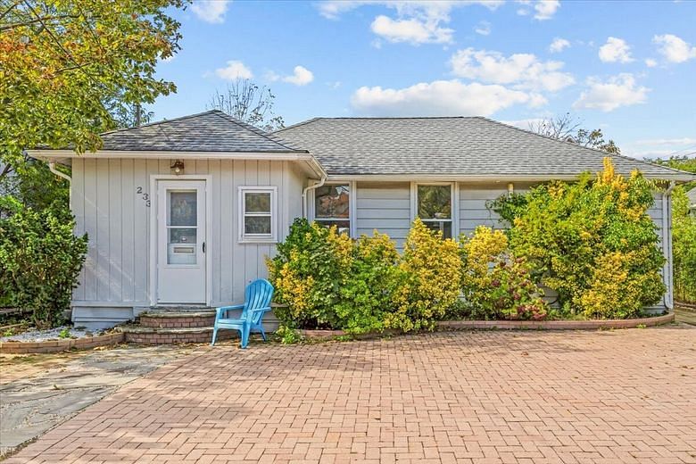 233 BEACH 148TH Street