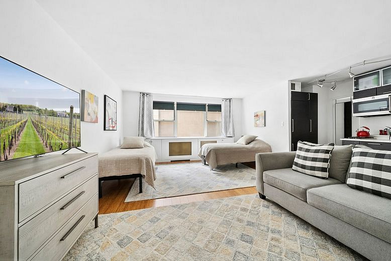 233 East 69th Street #5F