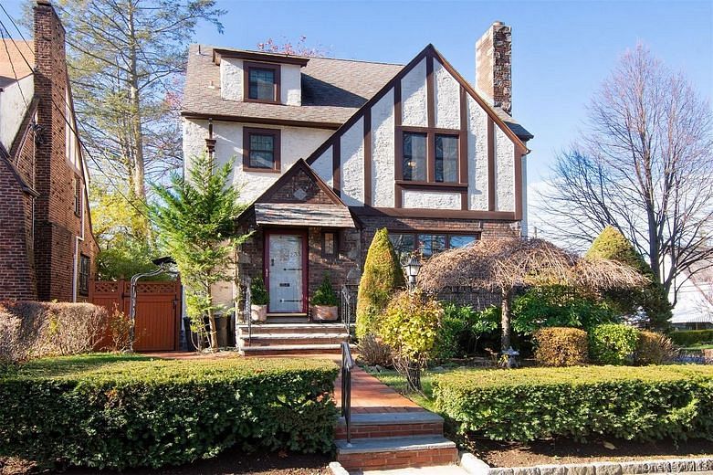 233 Kneeland Avenue