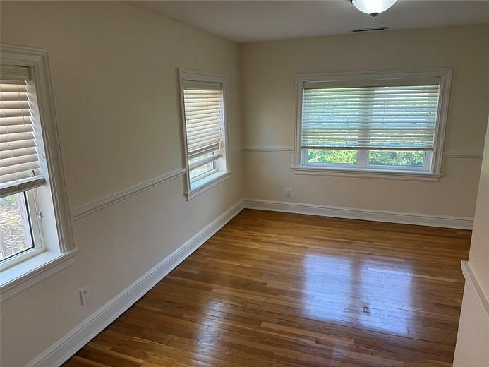 2330 Kingsland Avenue