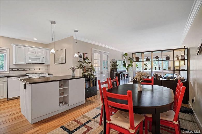 2333 Palmer Avenue #2G