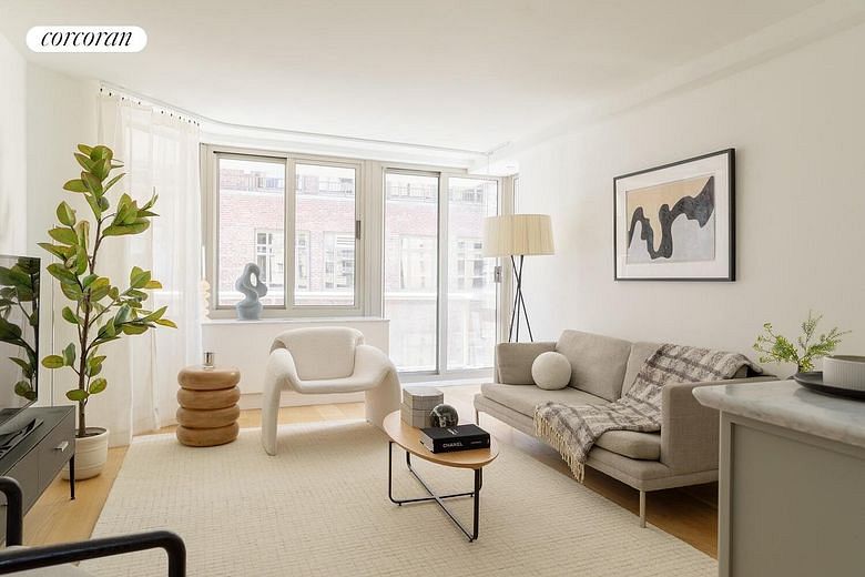 234 East 46th Street #401