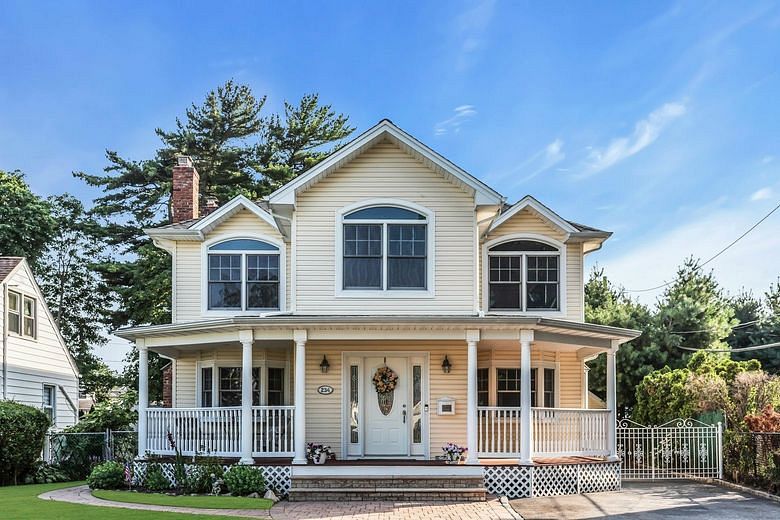 234 S Pershing Avenue