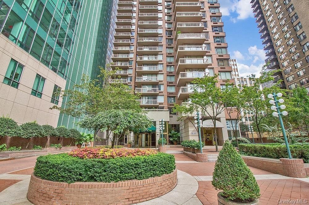 235 E 40th Street #3G/H