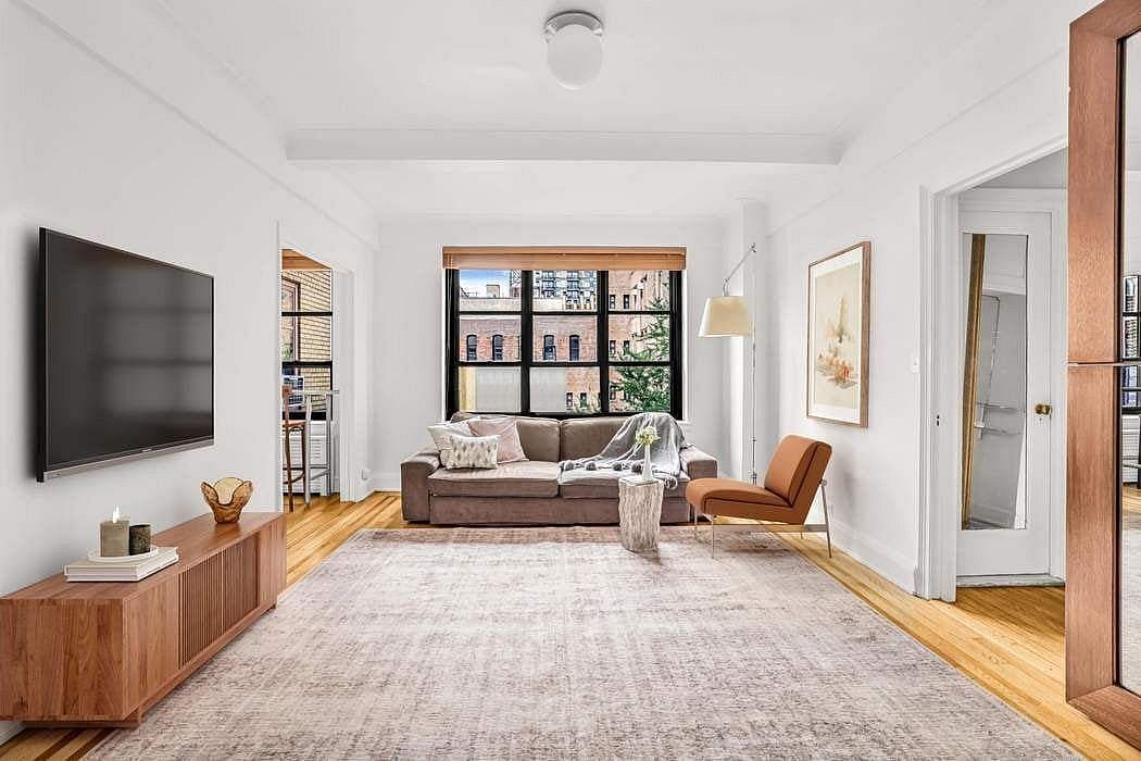 Image 1 of 20 for 235 East 22nd Street #8B in Manhattan, New York, NY, 10010