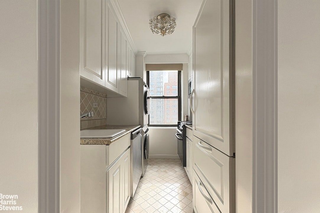 Image 1 of 10 for 235 East 73rd Street #8D in Manhattan, New York, NY, 10021