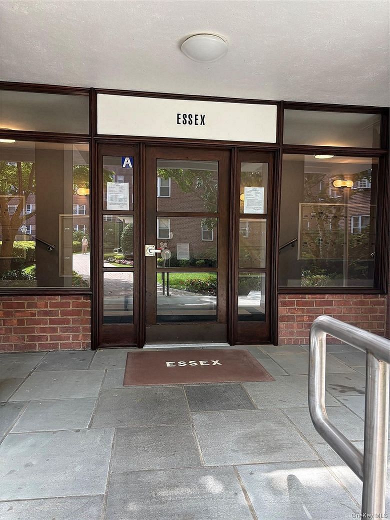 235 Garth Road #E5G