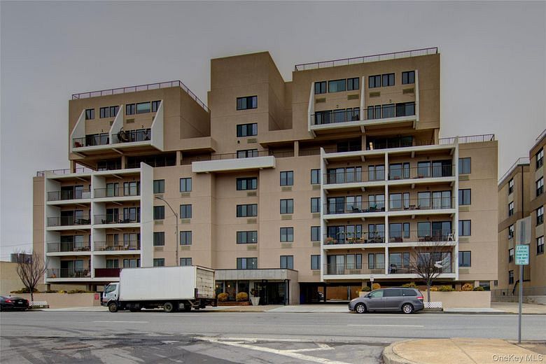 235 W Park Avenue #403