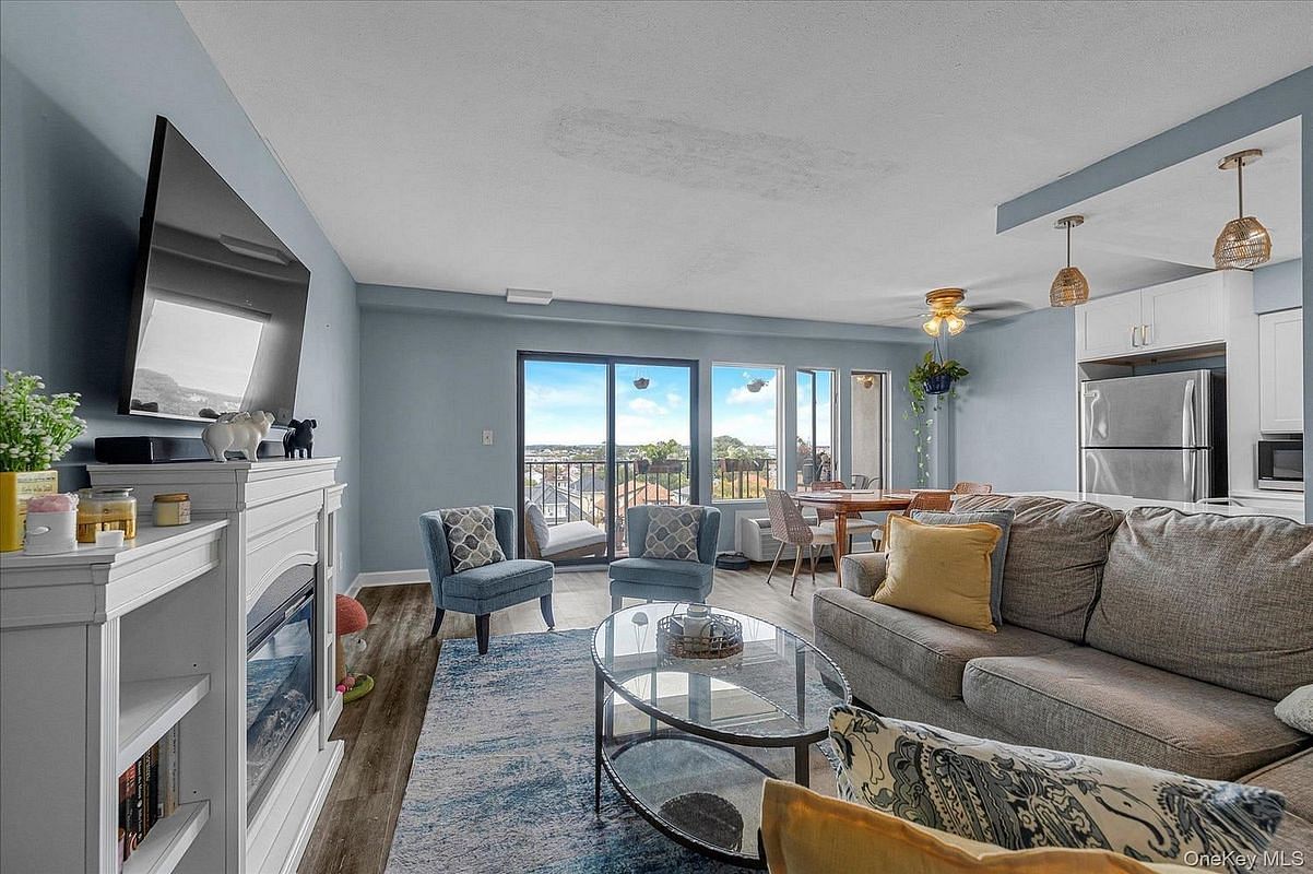 Image 1 of 26 for 235 W Park Avenue #503 in Long Island, Long Beach, NY, 11561