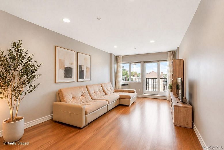 2388 Ocean Avenue #11