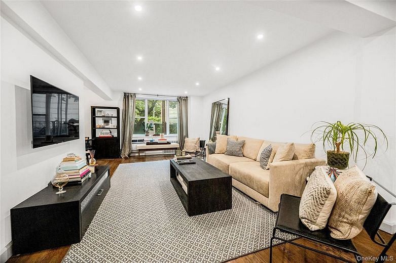 2390 Palisade Avenue #2B