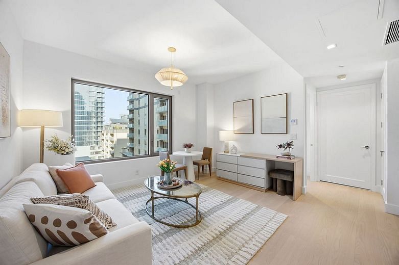 24-01 Queens Plaza North #4011