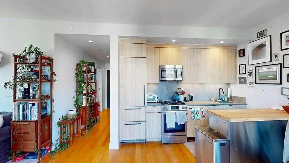 24-16 Queens Plaza South #7B