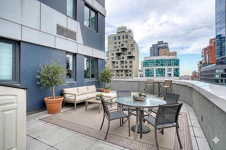 24-16 Queens Plaza South #7B