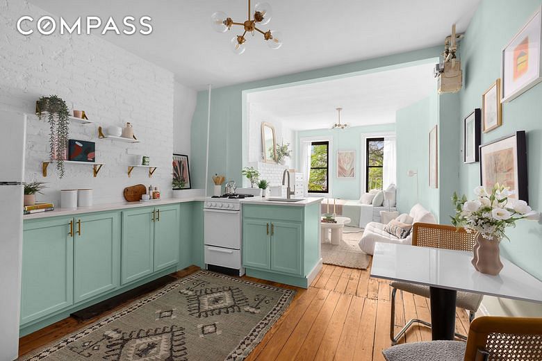 24 Cornelia Street #13