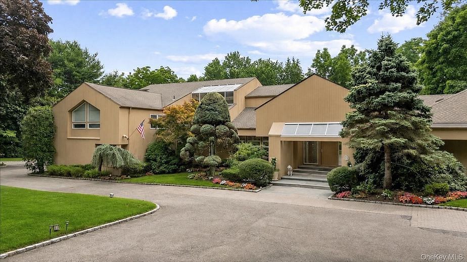 24 Emerson Road