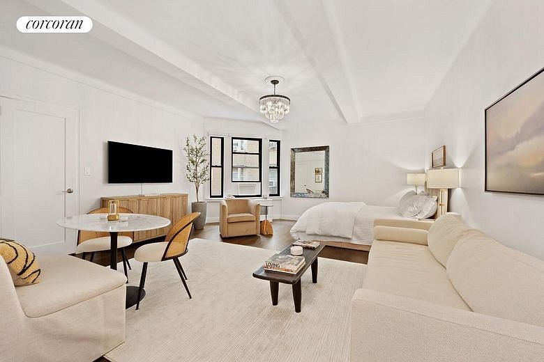 24 Fifth Avenue #722