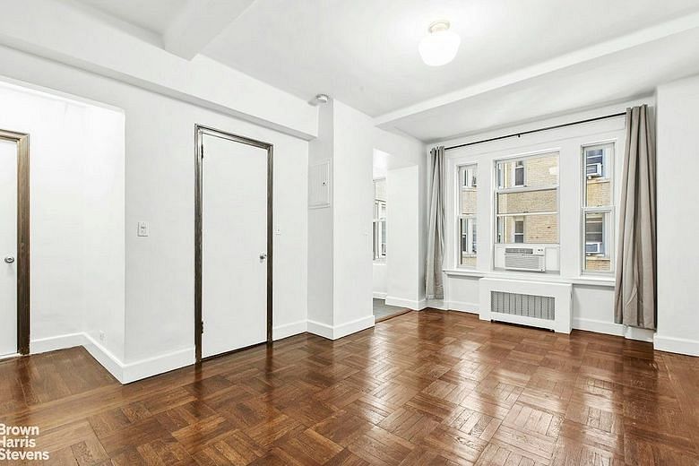 24 Fifth Avenue #818
