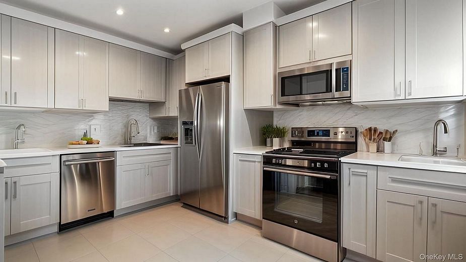 24 Fort Charles Place