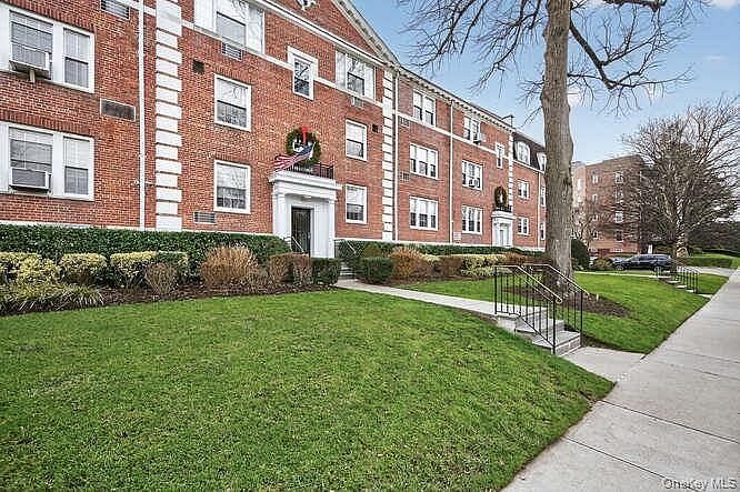 24 Hamilton Place #F-1