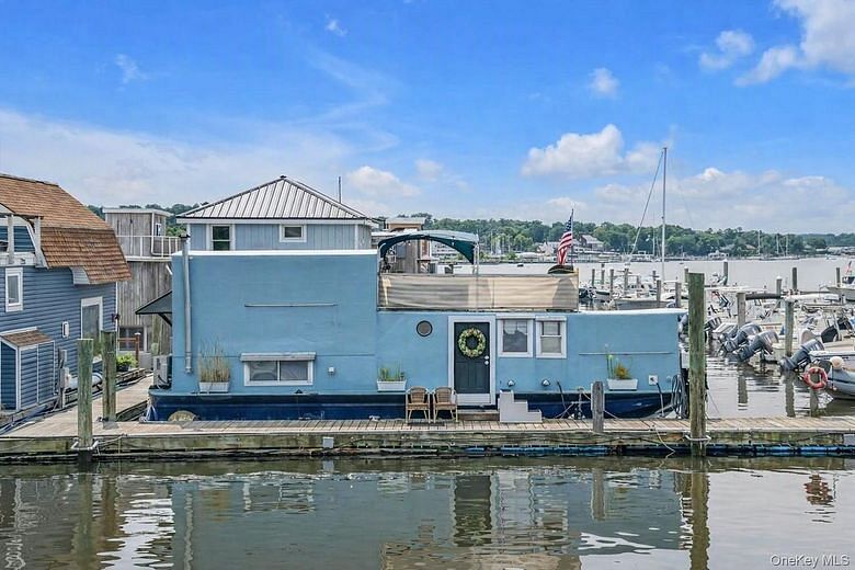 24 Matinecock Avenue
