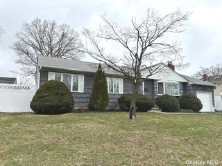 Image 1 of 25 for 24 Oxford Street in Long Island, Lindenhurst, NY, 11757