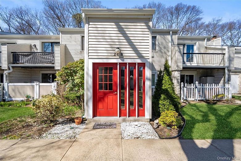 24 Richmond Boulevard #4B