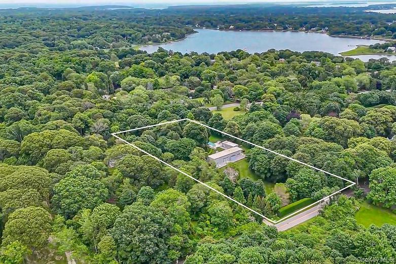 24 Rocky Point Road