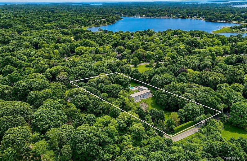 24 Rocky Point Road