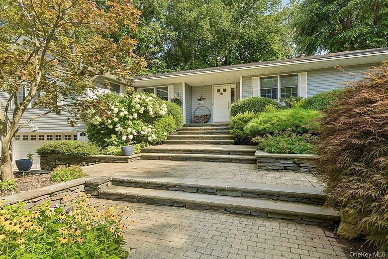 24 Vanad Drive