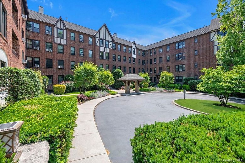240 Bronxville Road #C1