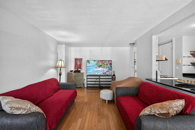 240 Cozine AVENUE #1E