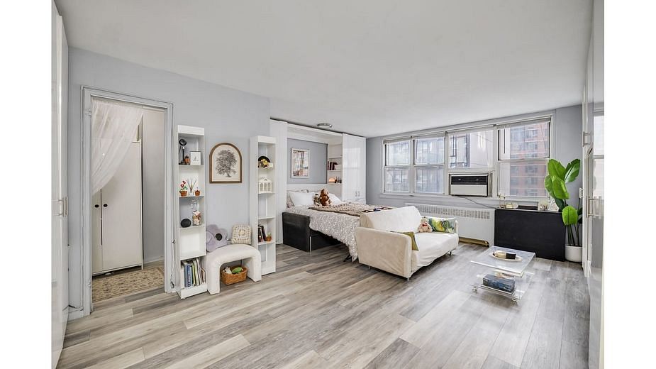 240 East 35th Street #10J