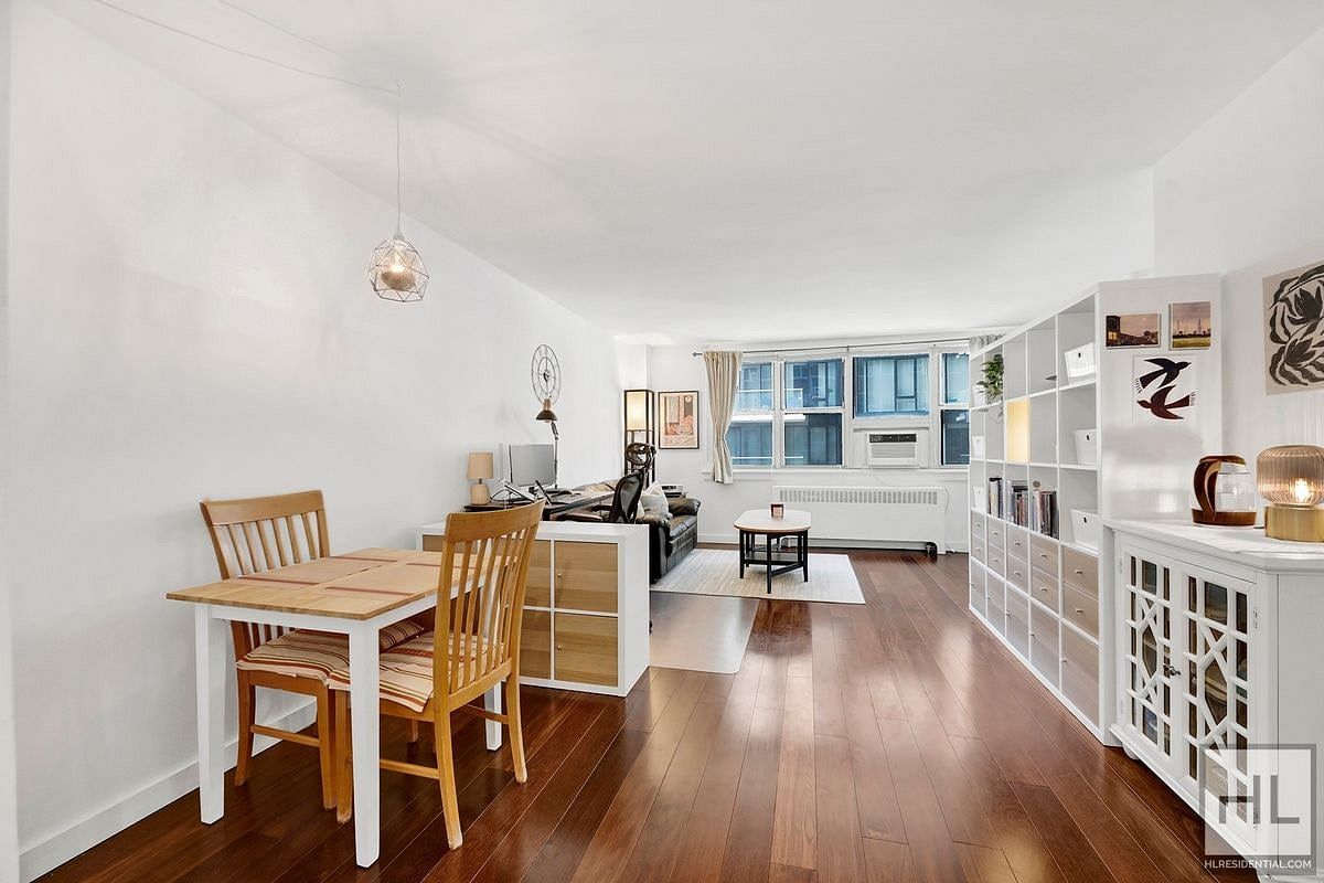 Image 1 of 10 for 240 East 35th Street #5C in Manhattan, New York, NY, 10016